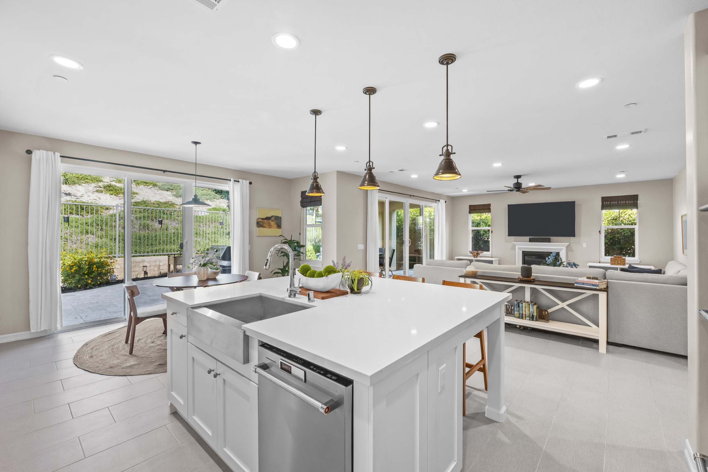 18 Baliza Road — Interior