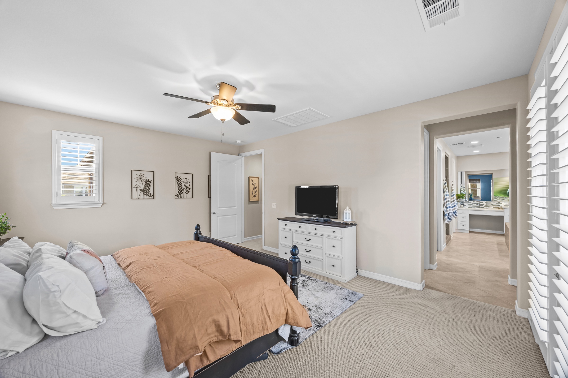 18 Baliza Road — Interior